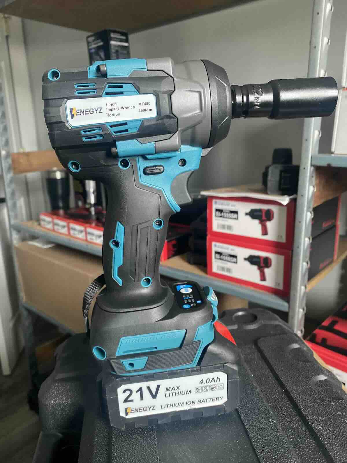 Enegyz 21V Cordless Brushless Impact Wrench Kit – Tested 550NM High Torque 1/2" Impact Gun with 2x 4.0Ah Li-ion Batteries, Fast Charger, and 4-Piece Impact Socket Set (17mm, 19mm, 20mm, 22mm) - Image 4